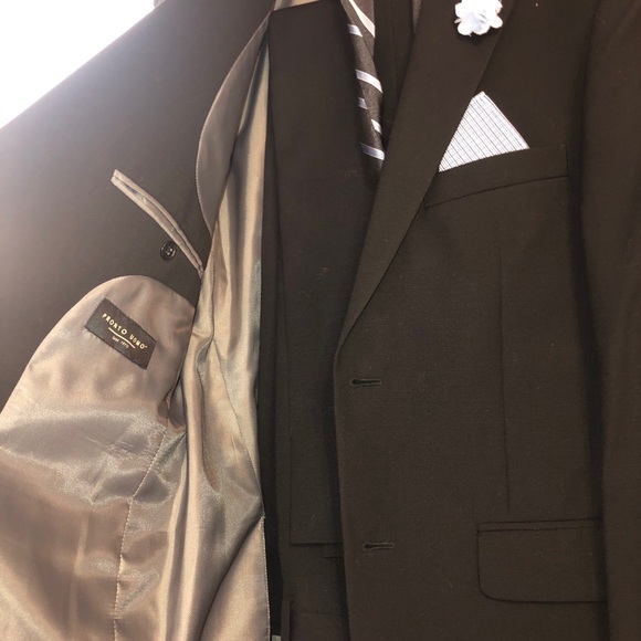 Men’s Wearhouse Suit - Picture 3 of 3